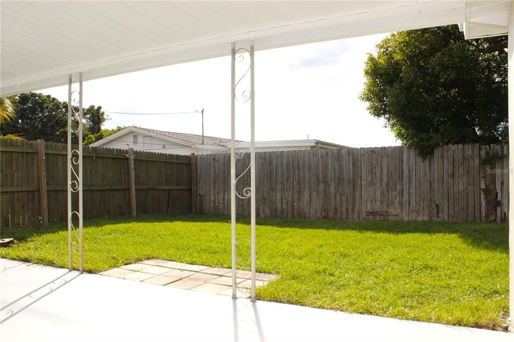 Activo con contrato: $225,000 (3 camas, 1 baños, 992 Pies cuadrados)