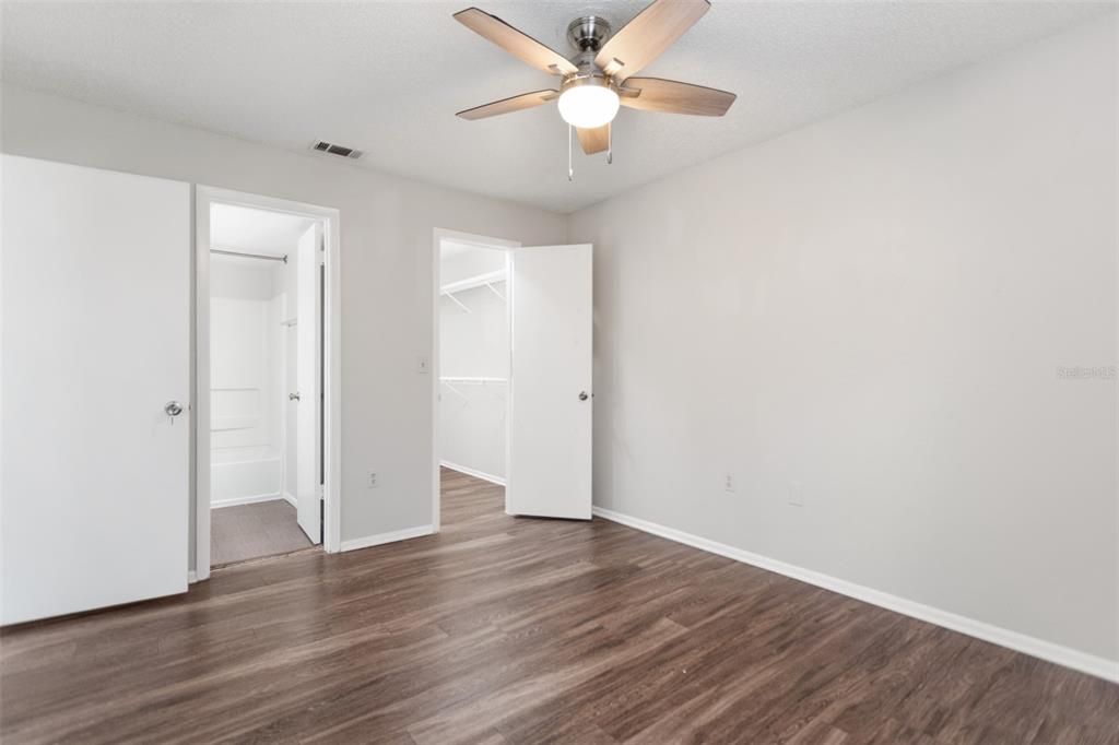 For Sale: $160,000 (2 beds, 2 baths, 1019 Square Feet)