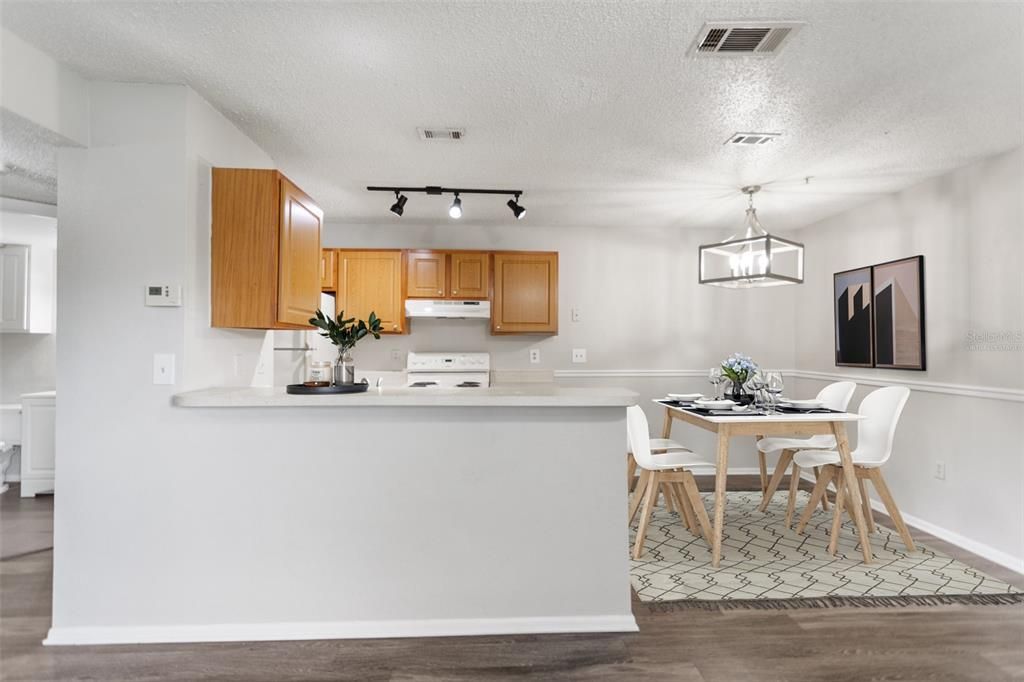 For Sale: $160,000 (2 beds, 2 baths, 1019 Square Feet)