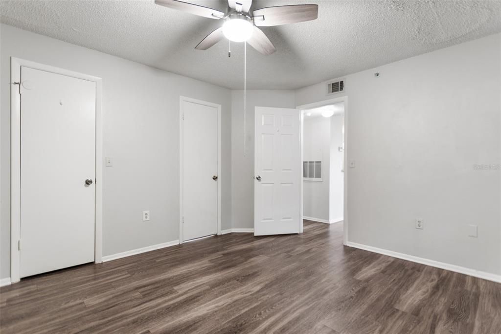 For Sale: $160,000 (2 beds, 2 baths, 1019 Square Feet)