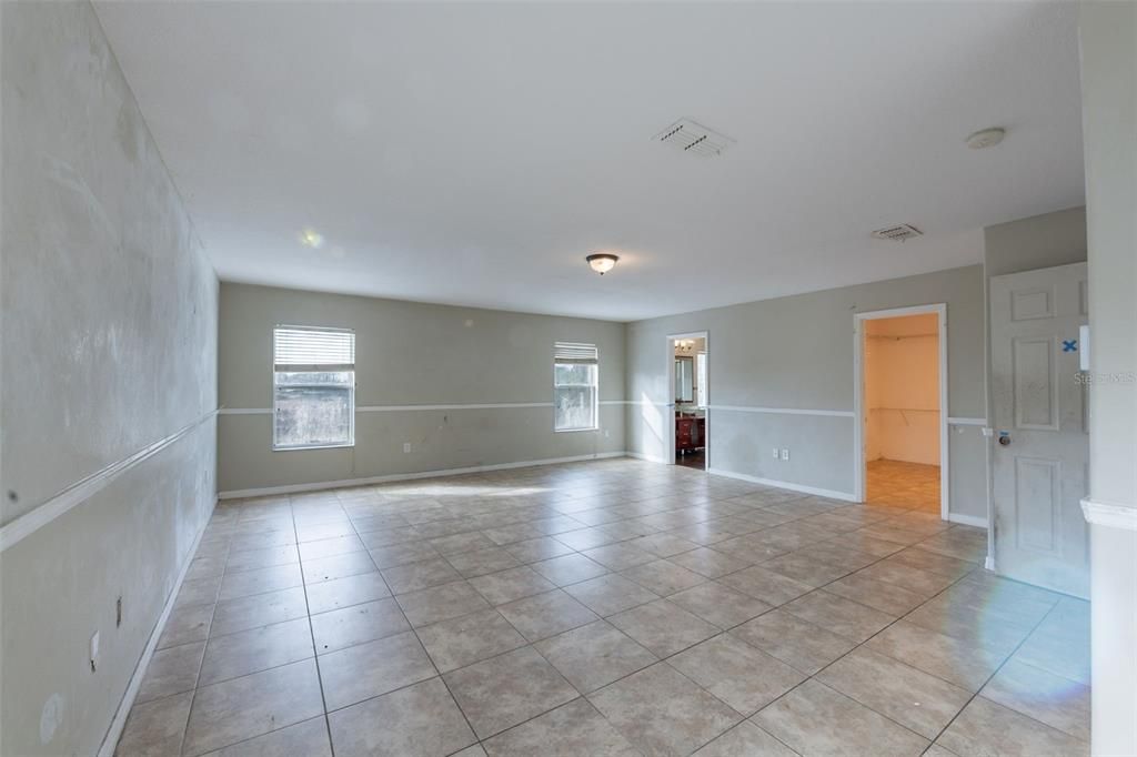 For Sale: $475,000 (5 beds, 3 baths, 3189 Square Feet)