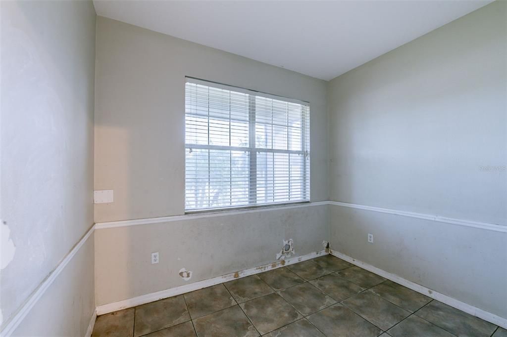 For Sale: $475,000 (5 beds, 3 baths, 3189 Square Feet)