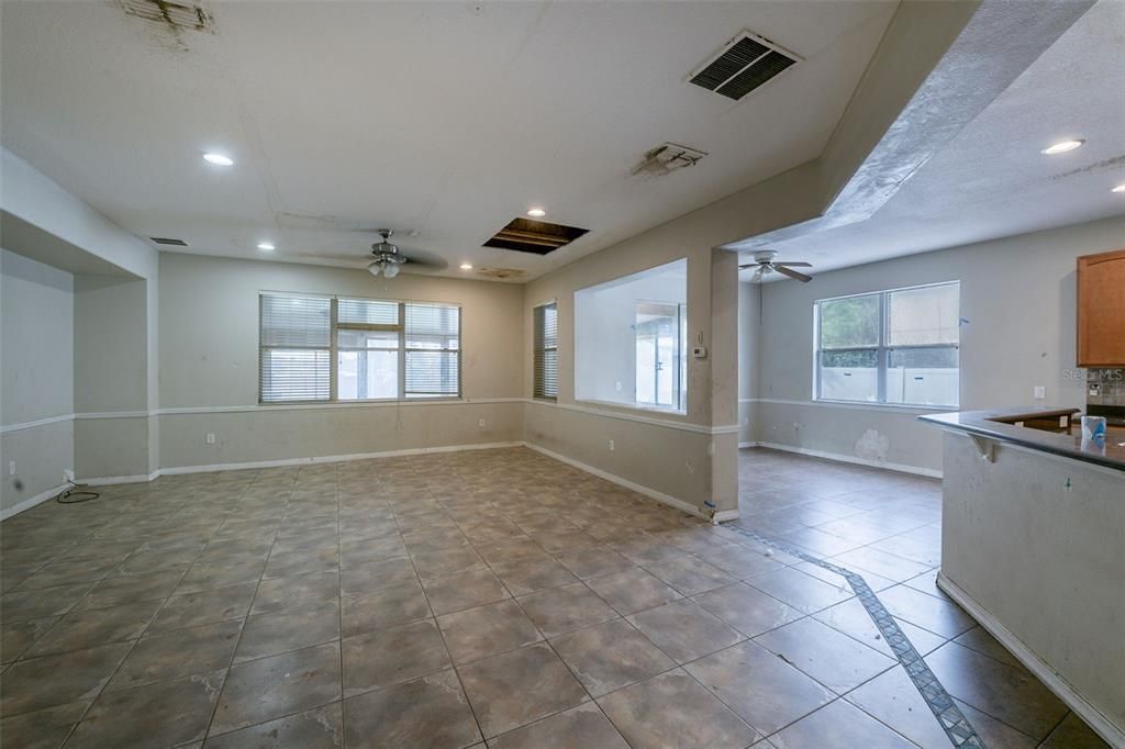 For Sale: $475,000 (5 beds, 3 baths, 3189 Square Feet)