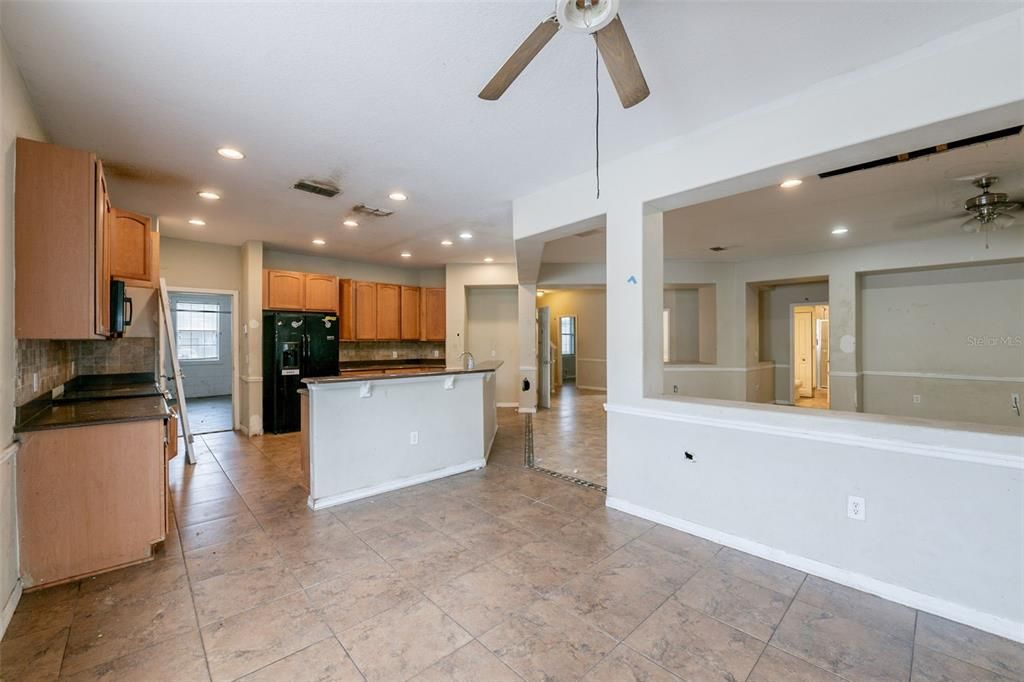 For Sale: $475,000 (5 beds, 3 baths, 3189 Square Feet)