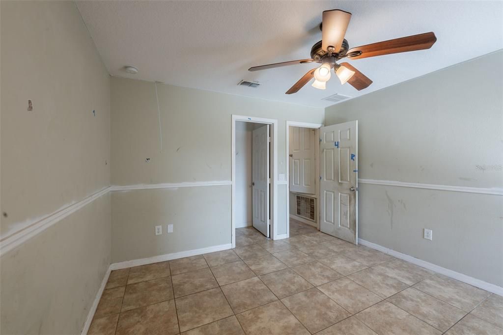 For Sale: $475,000 (5 beds, 3 baths, 3189 Square Feet)