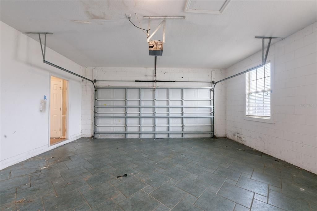 For Sale: $475,000 (5 beds, 3 baths, 3189 Square Feet)