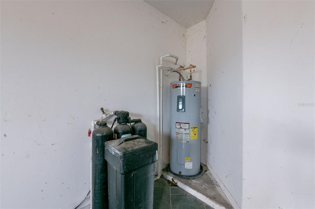 For Sale: $475,000 (5 beds, 3 baths, 3189 Square Feet)