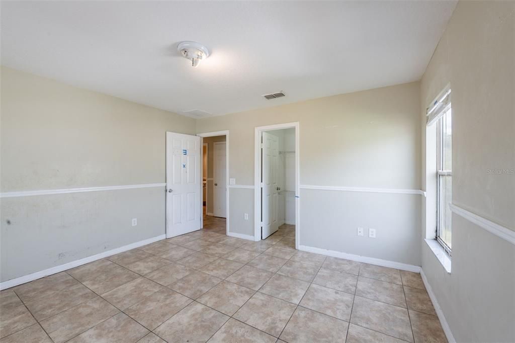 For Sale: $475,000 (5 beds, 3 baths, 3189 Square Feet)