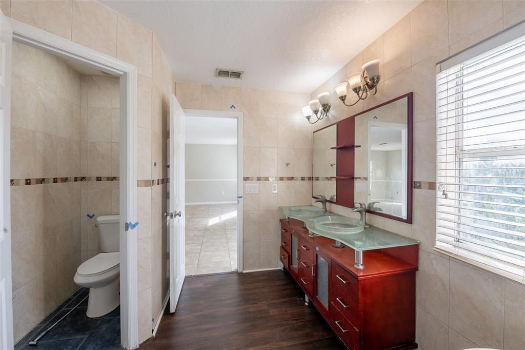 For Sale: $475,000 (5 beds, 3 baths, 3189 Square Feet)