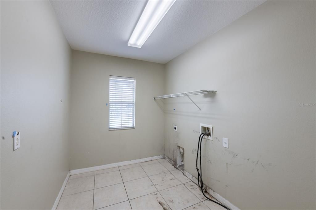 For Sale: $475,000 (5 beds, 3 baths, 3189 Square Feet)