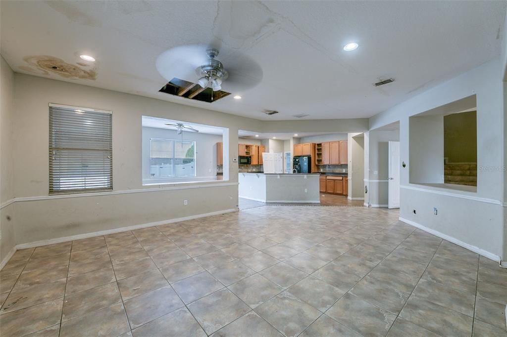 For Sale: $475,000 (5 beds, 3 baths, 3189 Square Feet)