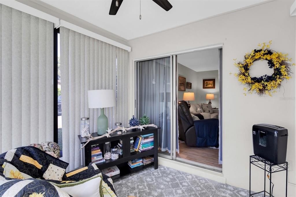 For Sale: $185,000 (1 beds, 1 baths, 814 Square Feet)