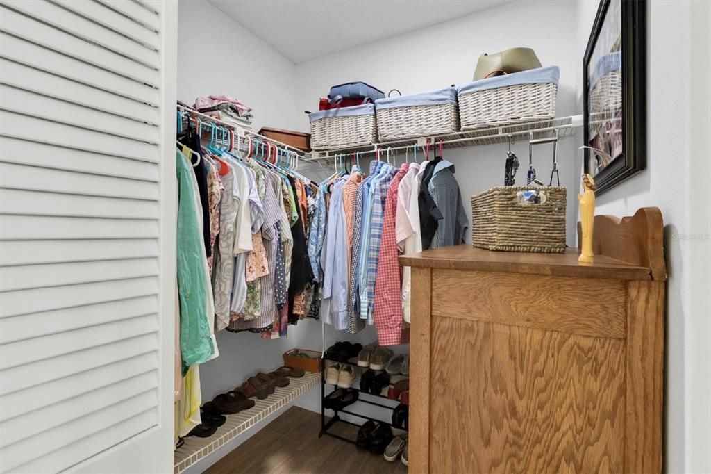 For Sale: $185,000 (1 beds, 1 baths, 814 Square Feet)