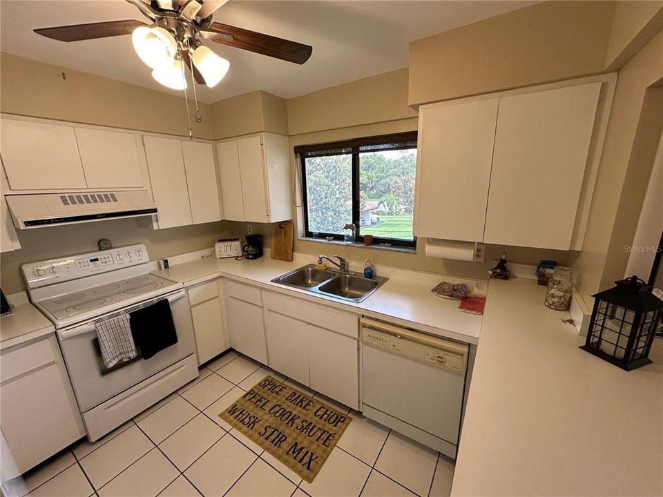 For Rent: $2,000 (2 beds, 2 baths, 1185 Square Feet)
