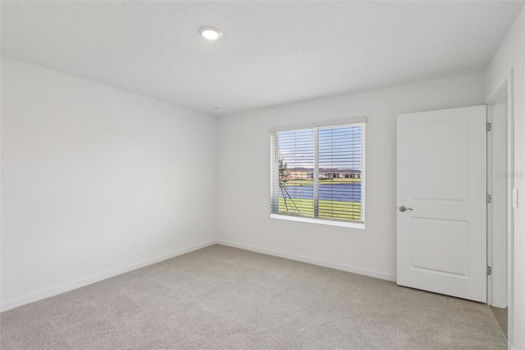 На продажу: $364,990 (4 спален, 3 ванн, 1842 Квадратных фут)