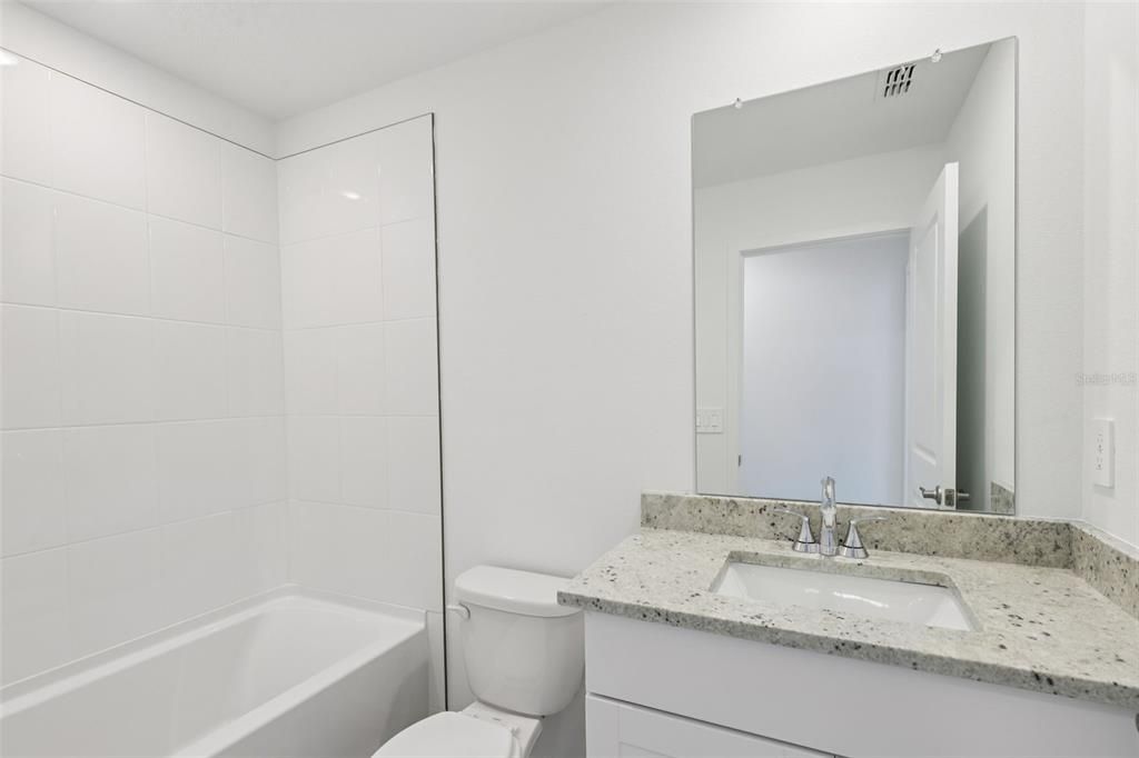 На продажу: $364,990 (4 спален, 3 ванн, 1842 Квадратных фут)