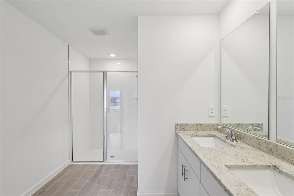 На продажу: $364,990 (4 спален, 3 ванн, 1842 Квадратных фут)