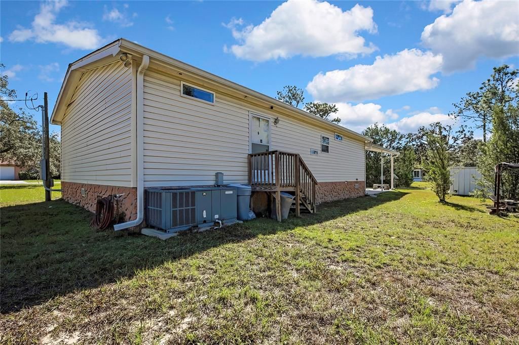 Active With Contract: $199,900 (3 beds, 2 baths, 1269 Square Feet)