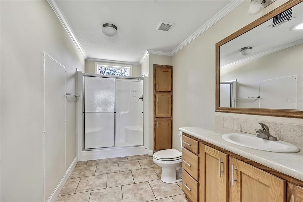 Active With Contract: $199,900 (3 beds, 2 baths, 1269 Square Feet)