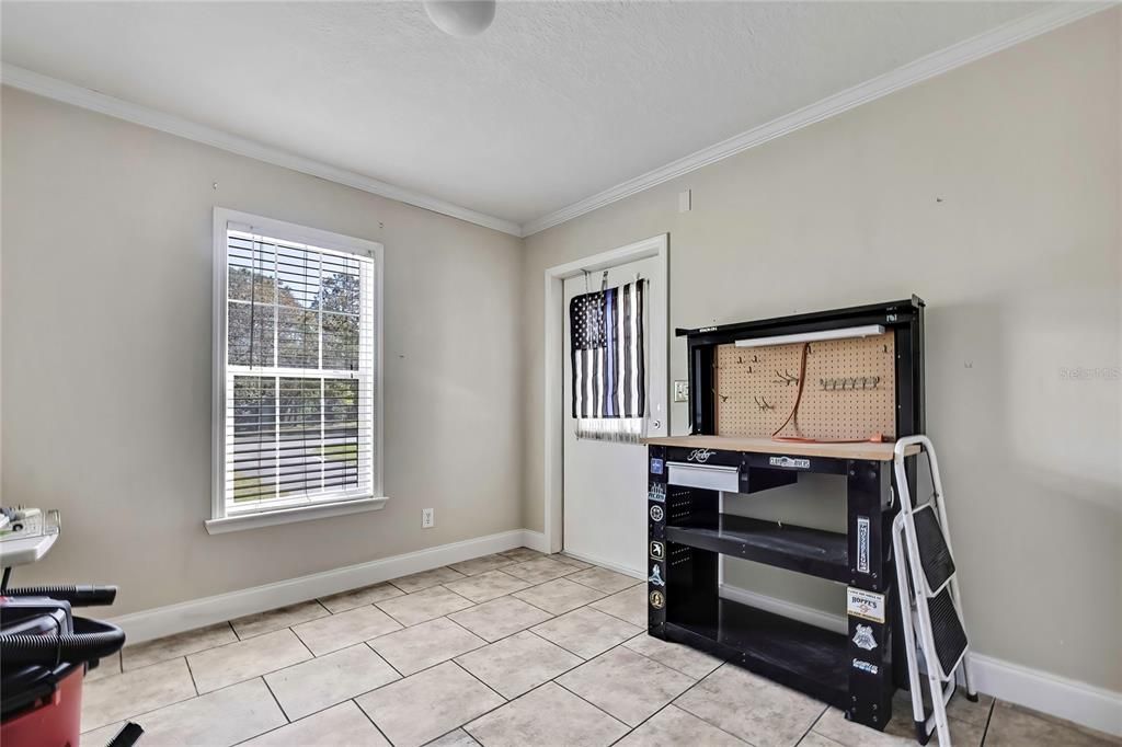 Active With Contract: $199,900 (3 beds, 2 baths, 1269 Square Feet)