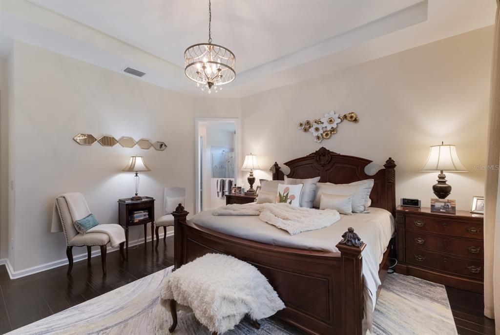 待售: $699,000 (2 贝兹, 2 浴室, 1972 平方英尺)