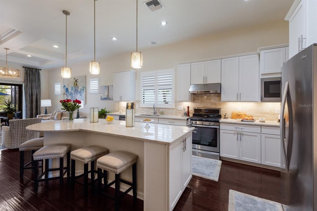 待售: $699,000 (2 贝兹, 2 浴室, 1972 平方英尺)