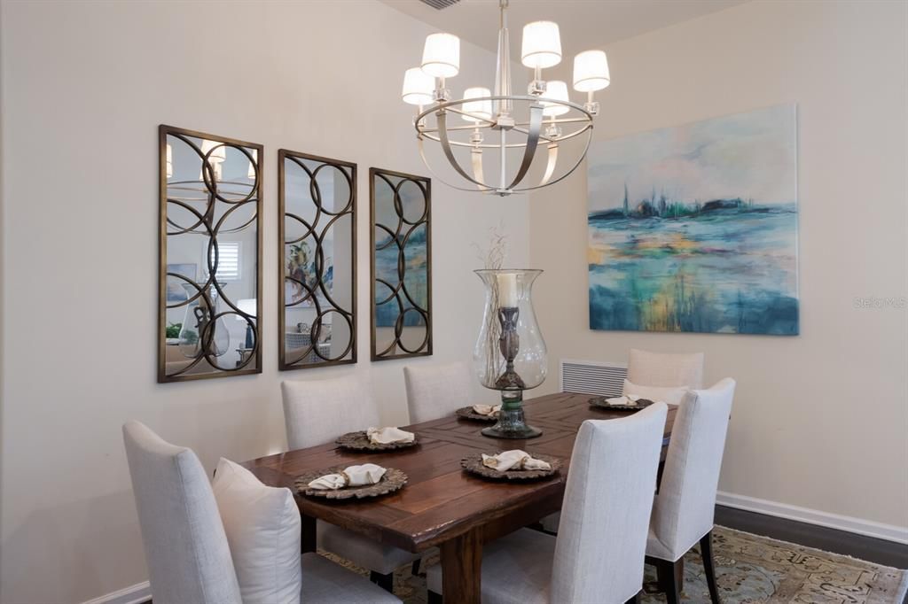 待售: $699,000 (2 贝兹, 2 浴室, 1972 平方英尺)