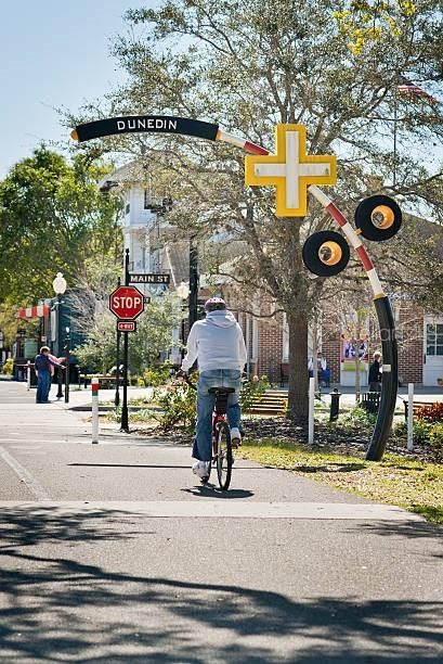 For Sale: $449,000 (4 beds, 2 baths, 1781 Square Feet)