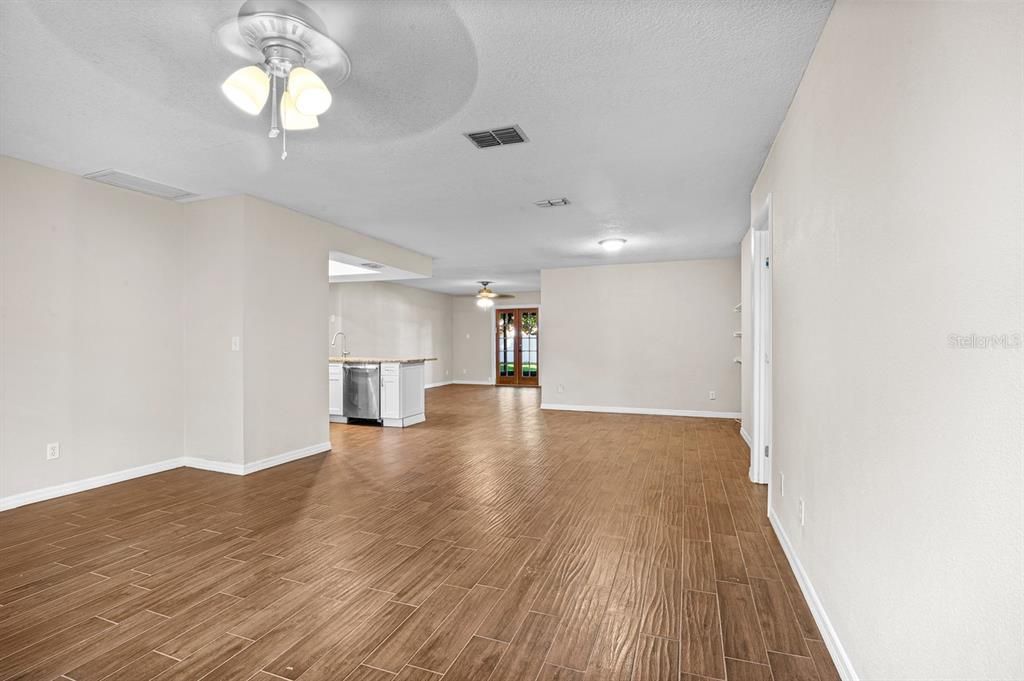 For Sale: $449,000 (4 beds, 2 baths, 1781 Square Feet)