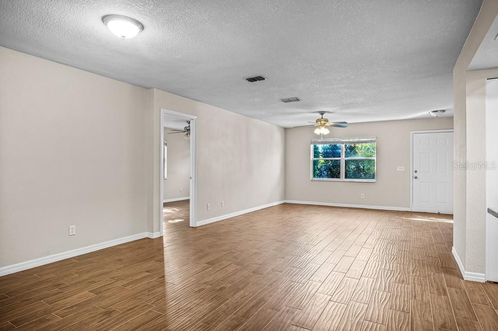 For Sale: $449,000 (4 beds, 2 baths, 1781 Square Feet)