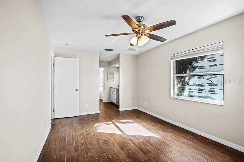 For Sale: $449,000 (4 beds, 2 baths, 1781 Square Feet)