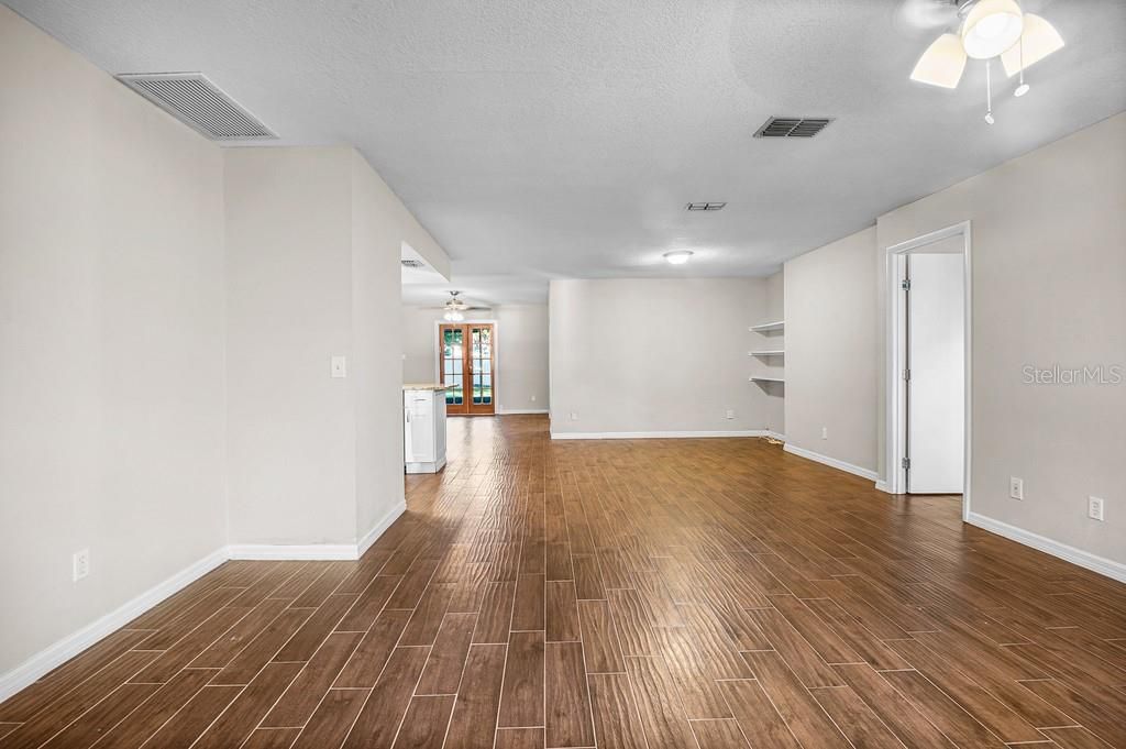 For Sale: $449,000 (4 beds, 2 baths, 1781 Square Feet)