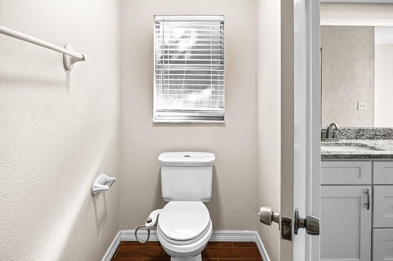 For Sale: $449,000 (4 beds, 2 baths, 1781 Square Feet)