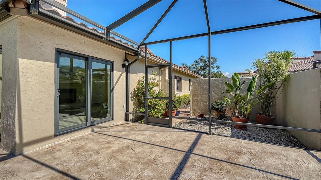 Active With Contract: $1,285,000 (3 beds, 2 baths, 2396 Square Feet)