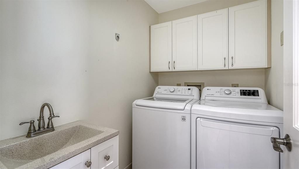 Active With Contract: $1,285,000 (3 beds, 2 baths, 2396 Square Feet)