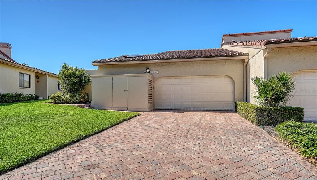 Active With Contract: $1,285,000 (3 beds, 2 baths, 2396 Square Feet)