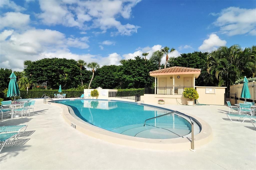 Active With Contract: $1,285,000 (3 beds, 2 baths, 2396 Square Feet)