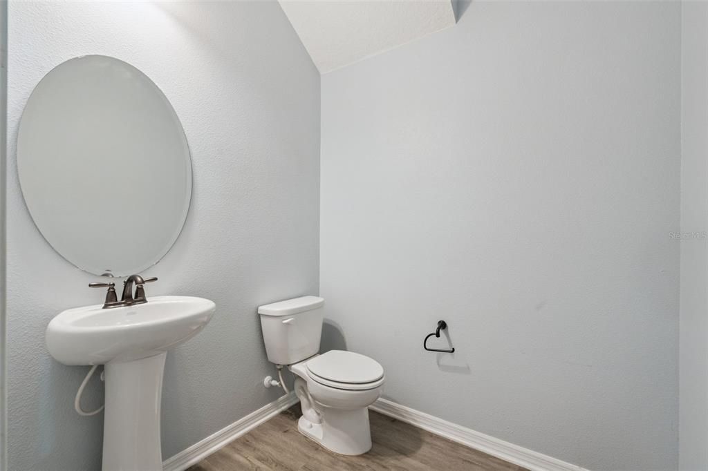 For Sale: $375,000 (2 beds, 2 baths, 1607 Square Feet)