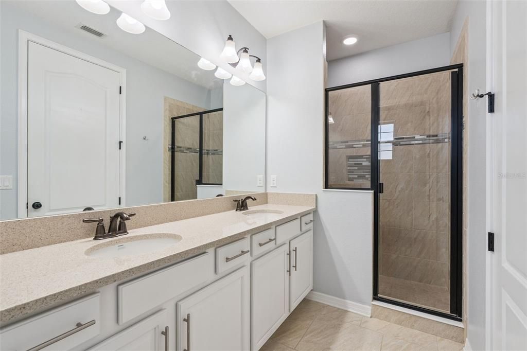 For Sale: $375,000 (2 beds, 2 baths, 1607 Square Feet)