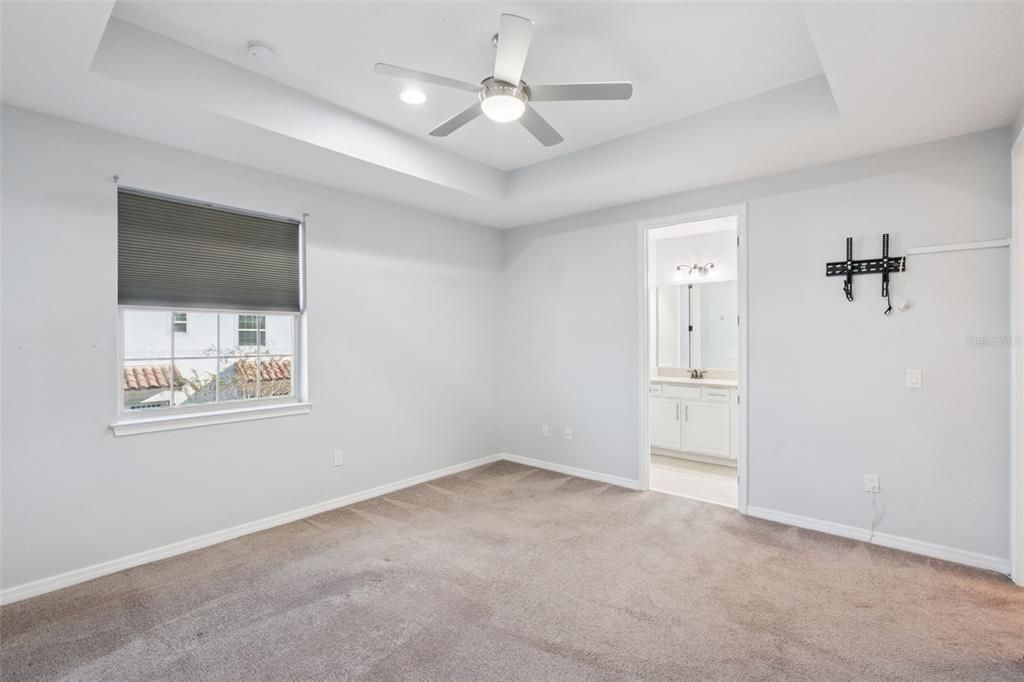 For Sale: $375,000 (2 beds, 2 baths, 1607 Square Feet)