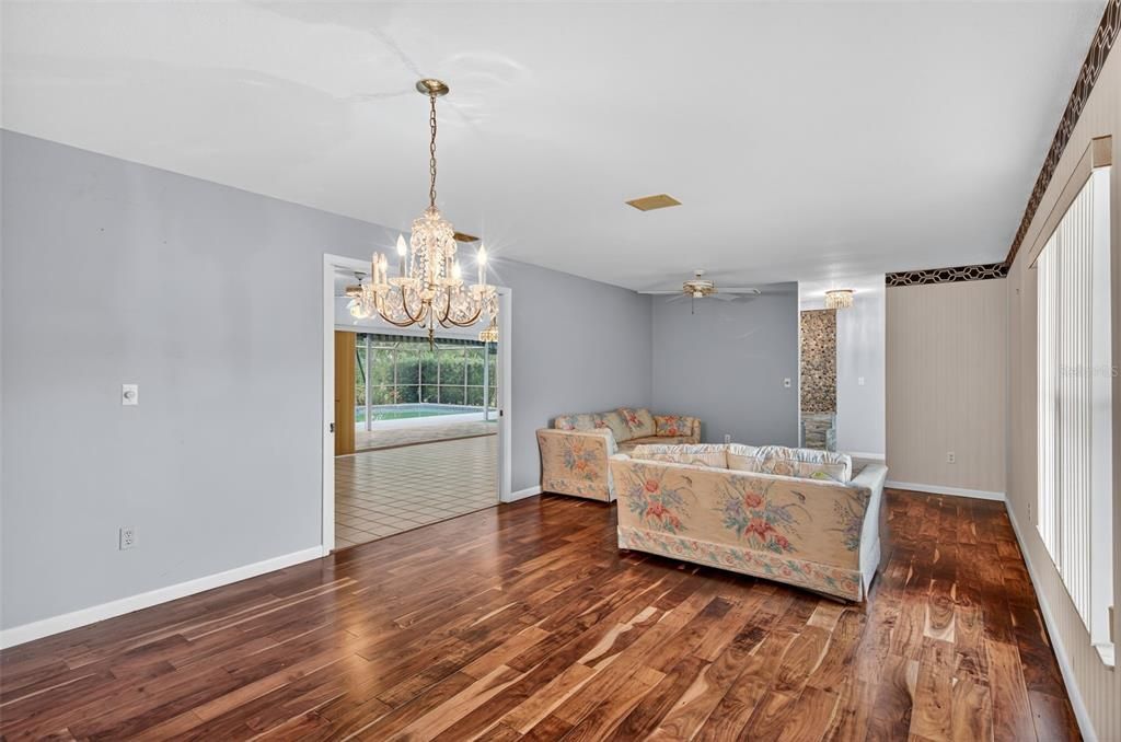 Active With Contract: $395,000 (3 beds, 3 baths, 2291 Square Feet)