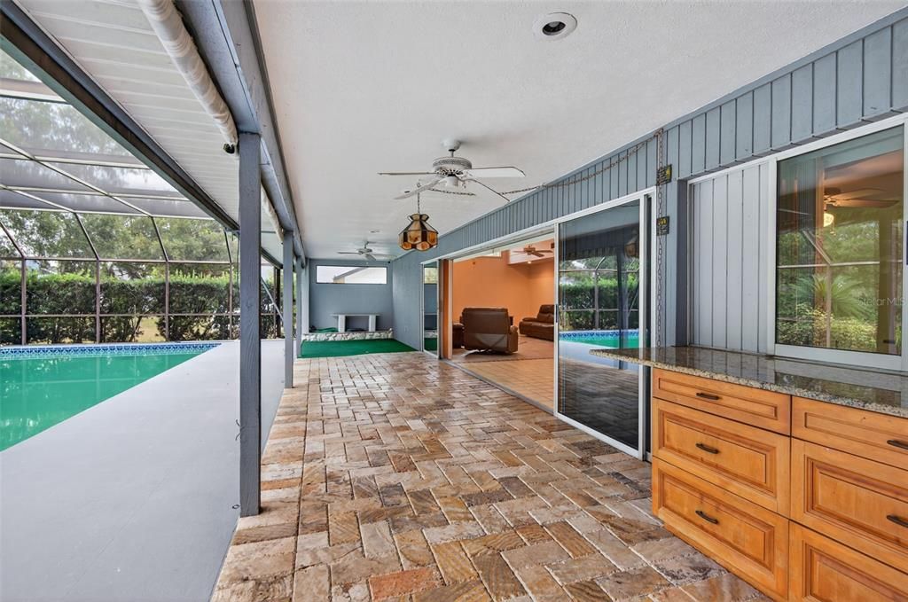 Active With Contract: $395,000 (3 beds, 3 baths, 2291 Square Feet)