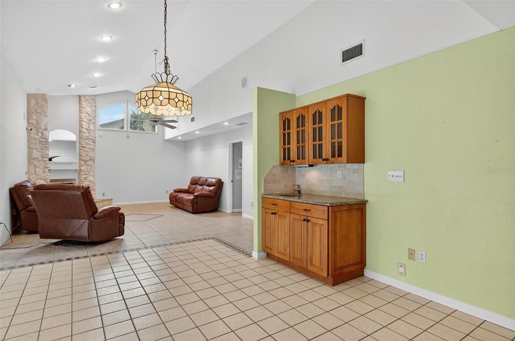 Active With Contract: $395,000 (3 beds, 3 baths, 2291 Square Feet)