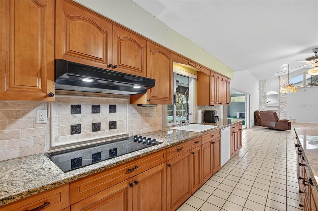 Active With Contract: $395,000 (3 beds, 3 baths, 2291 Square Feet)