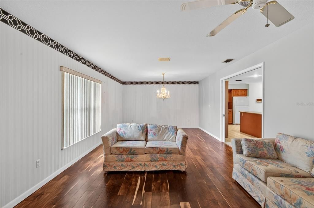 Active With Contract: $395,000 (3 beds, 3 baths, 2291 Square Feet)