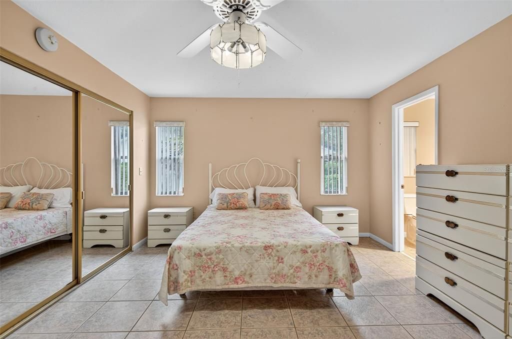 Active With Contract: $395,000 (3 beds, 3 baths, 2291 Square Feet)