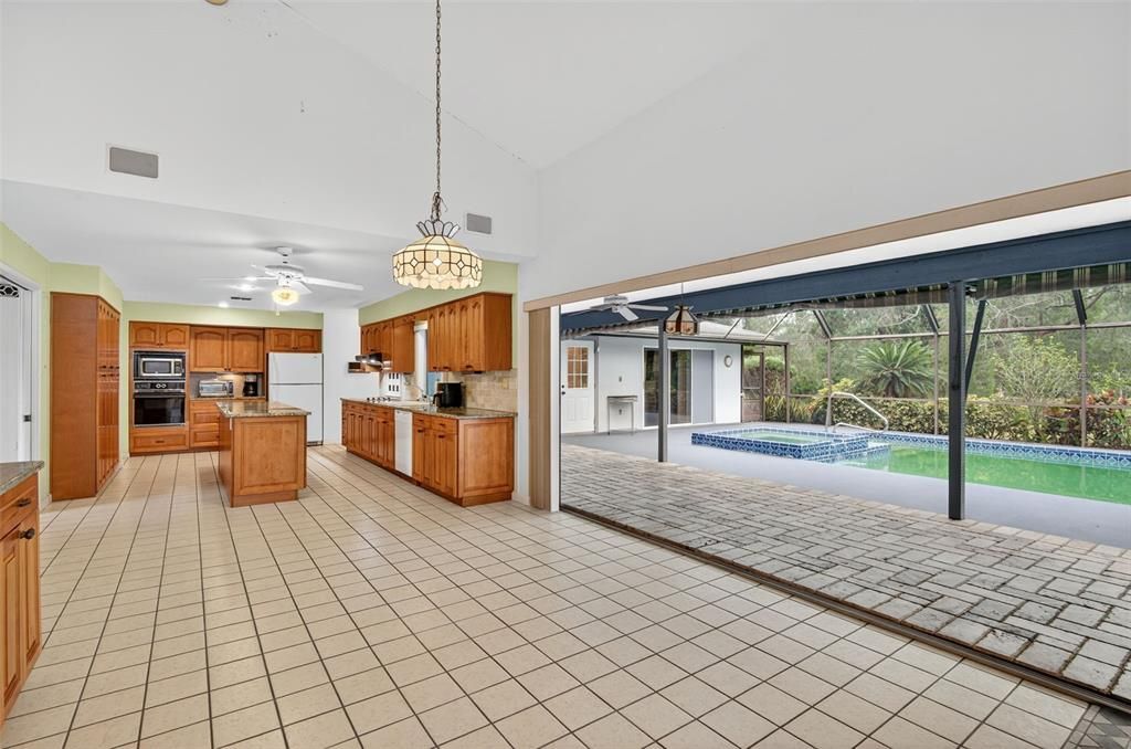 Active With Contract: $395,000 (3 beds, 3 baths, 2291 Square Feet)