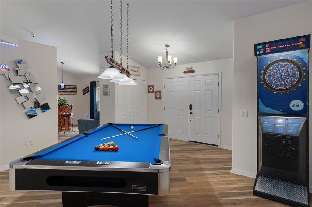 Под контрактом: $400,000 (3 спален, 2 ванн, 1998 Квадратных фут)