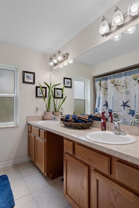 Под контрактом: $400,000 (3 спален, 2 ванн, 1998 Квадратных фут)