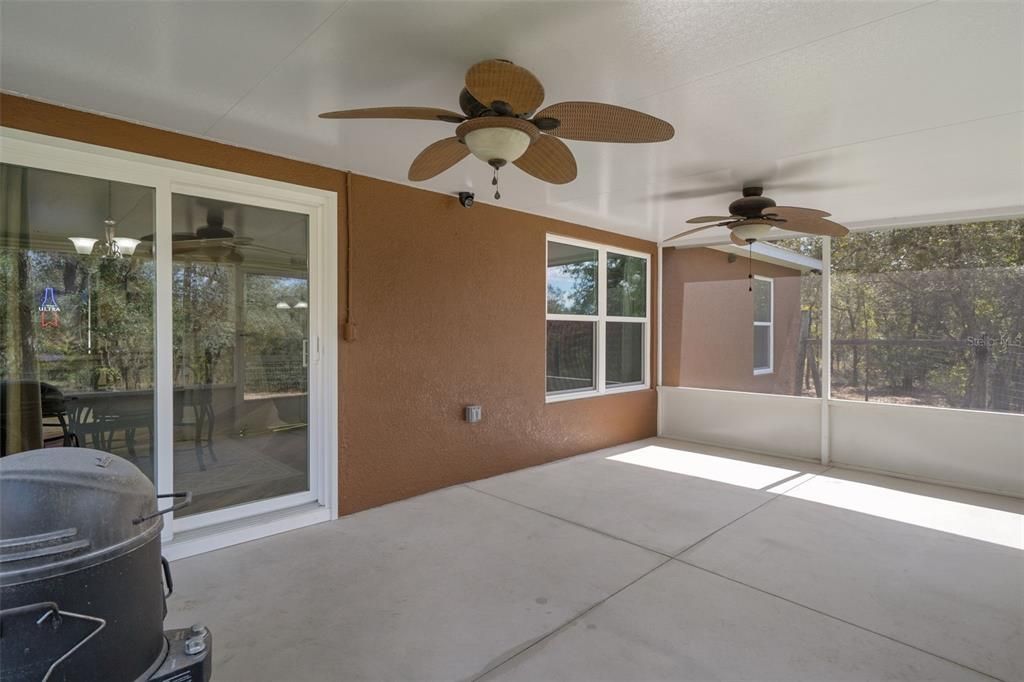 Под контрактом: $400,000 (3 спален, 2 ванн, 1998 Квадратных фут)